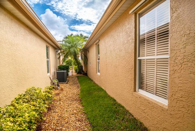 3751 NW Willow Creek Drive, Jensen Beach, FL 34957