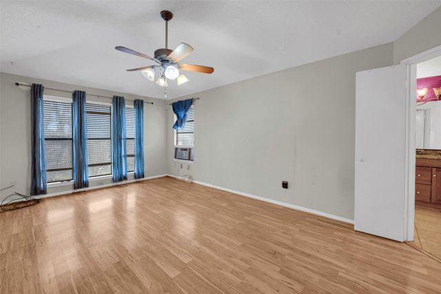 5208 Oak Gate Court, Arlington, TX 76016