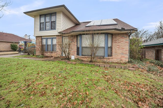 5208 Oak Gate Court, Arlington, TX 76016