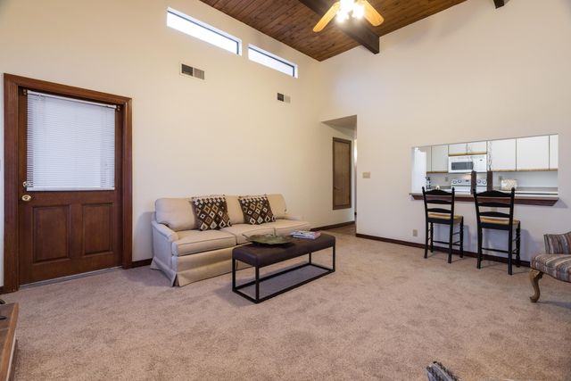 180 High Ridge Trail SE, Rio Rancho, NM 87124