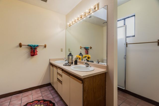 180 High Ridge Trail SE, Rio Rancho, NM 87124