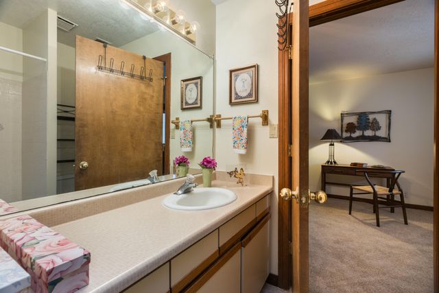 180 High Ridge Trail SE, Rio Rancho, NM 87124