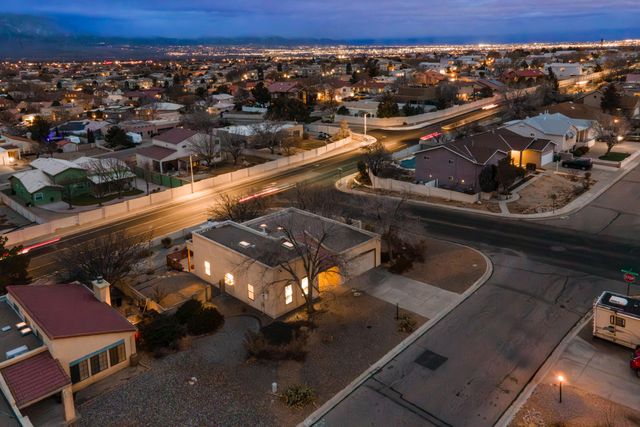 180 High Ridge Trail SE, Rio Rancho, NM 87124