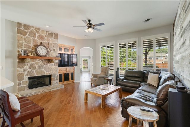 507 Hunters Creek Court, Allen, TX 75013