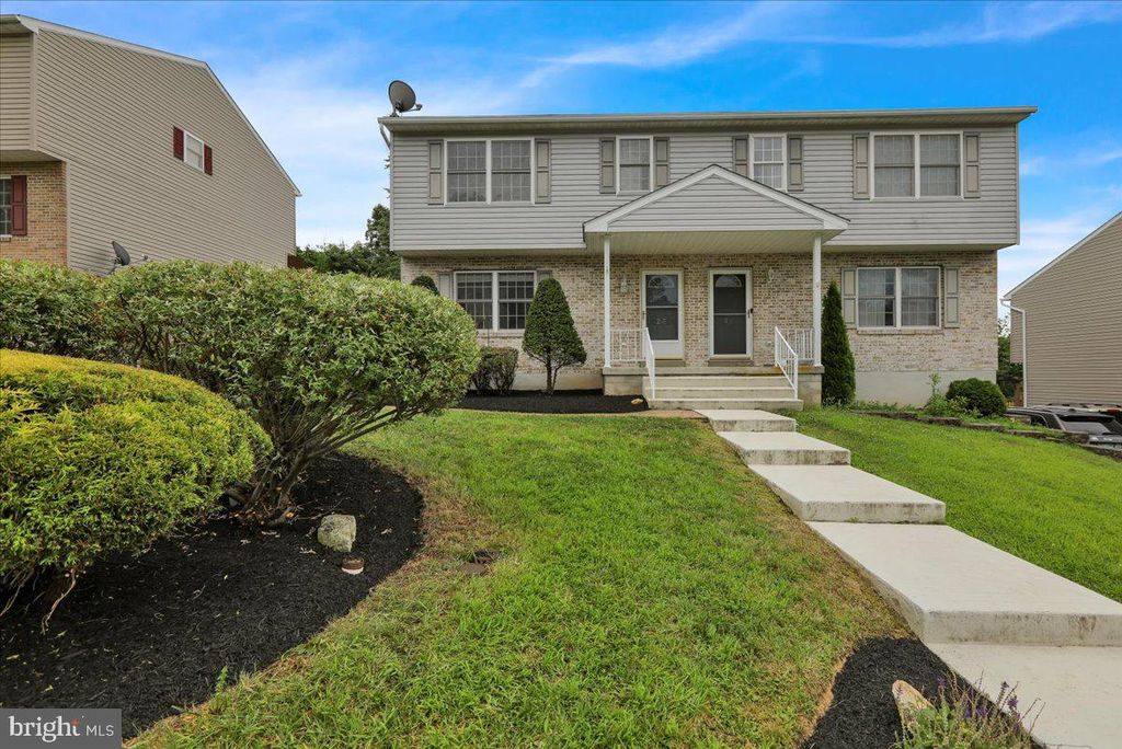 23 QUINTER LN, Temple, PA 19560