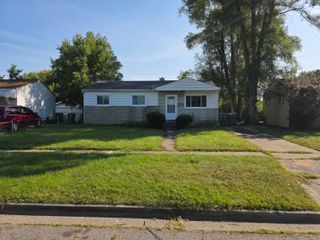 1060 Commonwealth Avenue, Ypsilanti, MI 48198