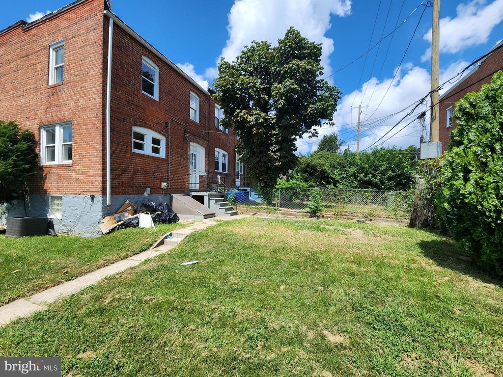 2718 ERDMAN AVE, Baltimore, MD 21213