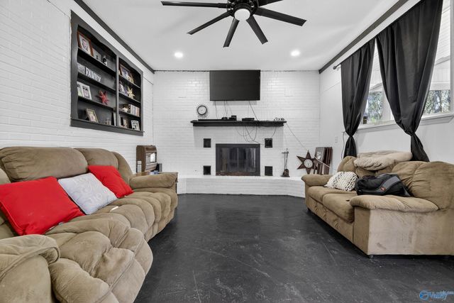 4194 Croft Ferry Road E, Gadsden, AL 35903