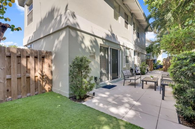 320 S OCEAN Boulevard LP, Delray Beach, FL 33483