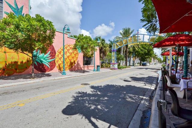 320 S OCEAN Boulevard LP, Delray Beach, FL 33483