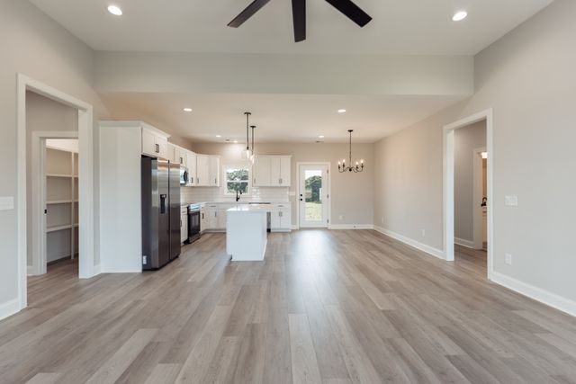 8637 Highway 52, Portland, TN 37148