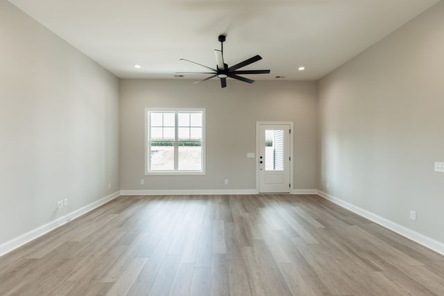 8637 Highway 52, Portland, TN 37148