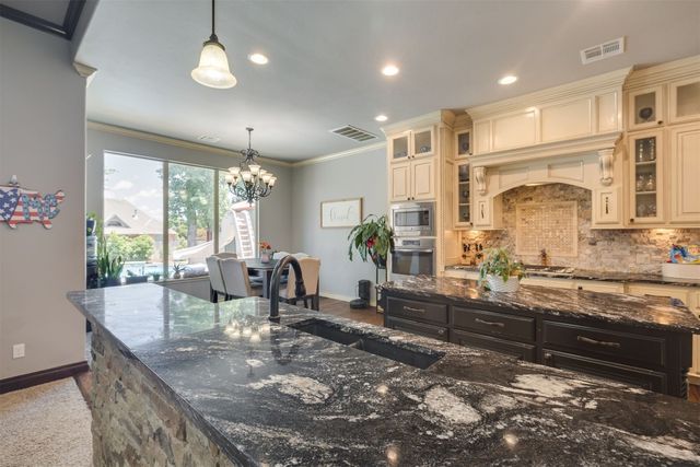 709 E Victoria Terrace, Mustang, OK 73064