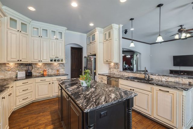 709 E Victoria Terrace, Mustang, OK 73064