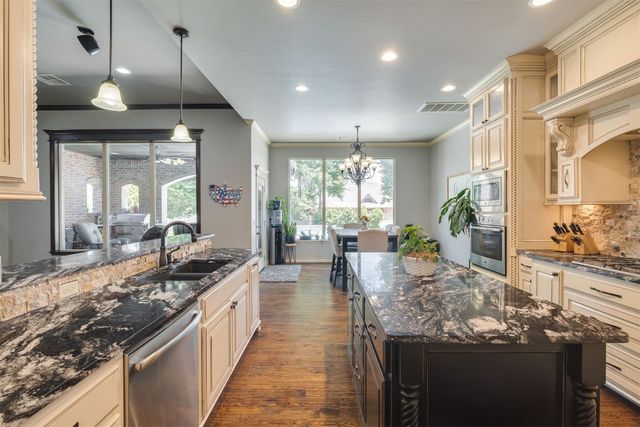 709 E Victoria Terrace, Mustang, OK 73064