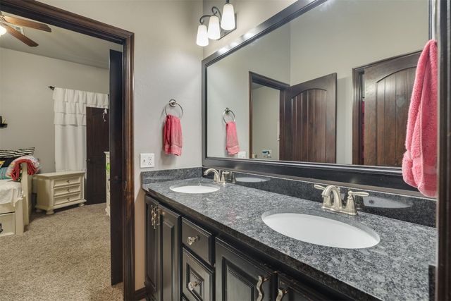 709 E Victoria Terrace, Mustang, OK 73064