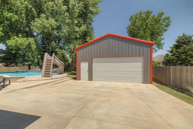 709 E Victoria Terrace, Mustang, OK 73064