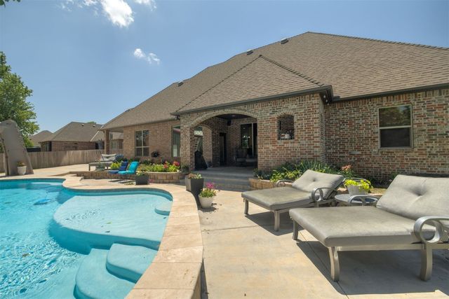 709 E Victoria Terrace, Mustang, OK 73064