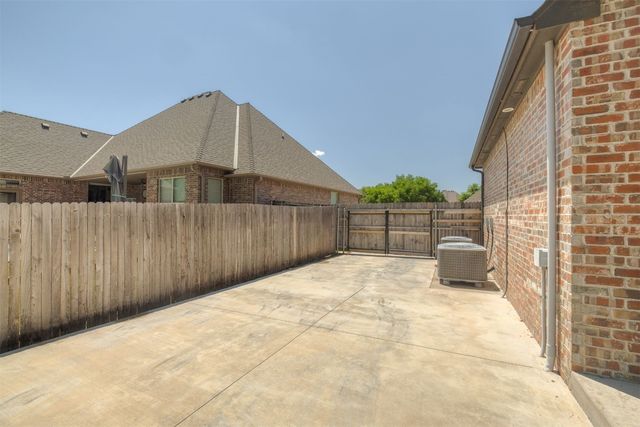 709 E Victoria Terrace, Mustang, OK 73064