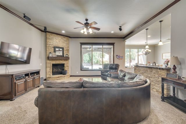 709 E Victoria Terrace, Mustang, OK 73064