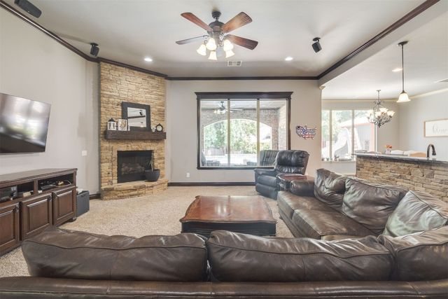 709 E Victoria Terrace, Mustang, OK 73064
