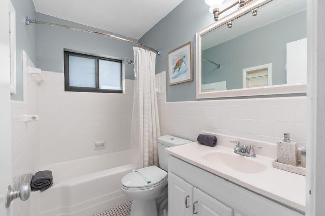 2829 NE 17th Avenue, Wilton Manors, FL 33334