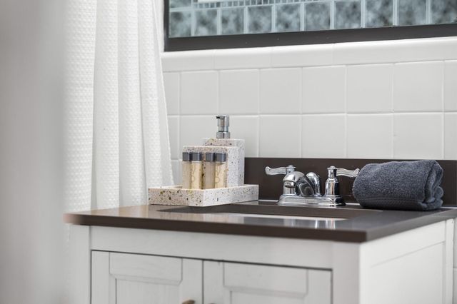 2829 NE 17th Avenue, Wilton Manors, FL 33334