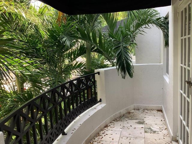 261 Navarre Avenue C-4, Coral Gables, FL 33134