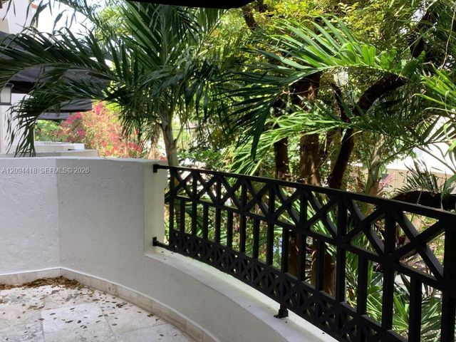 261 Navarre Avenue C-4, Coral Gables, FL 33134