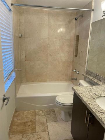 261 Navarre Avenue C-4, Coral Gables, FL 33134