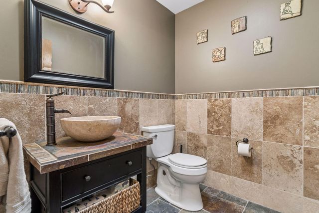 1638 Celia Road, Mendota Heights, MN 55118