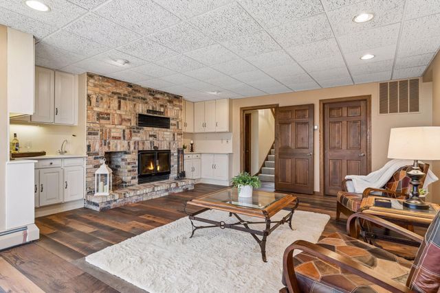 1638 Celia Road, Mendota Heights, MN 55118