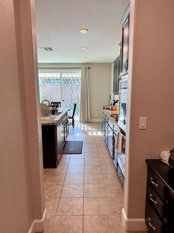 962 Orange Blossom Ave, Manteca, CA 95337