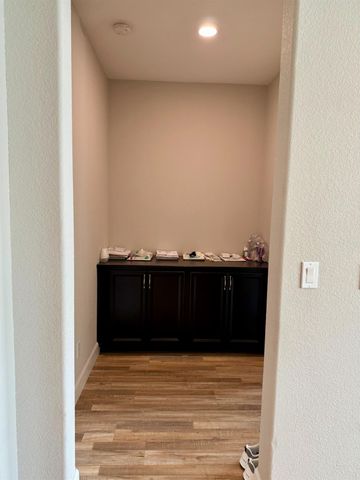 962 Orange Blossom Ave, Manteca, CA 95337