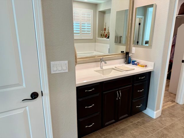 962 Orange Blossom Ave, Manteca, CA 95337