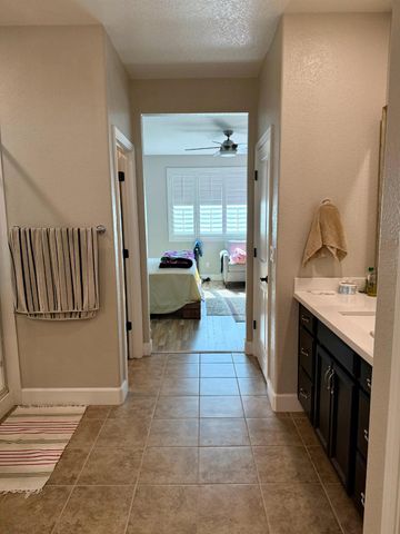 962 Orange Blossom Ave, Manteca, CA 95337