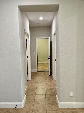 962 Orange Blossom Ave, Manteca, CA 95337