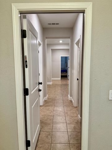 962 Orange Blossom Ave, Manteca, CA 95337