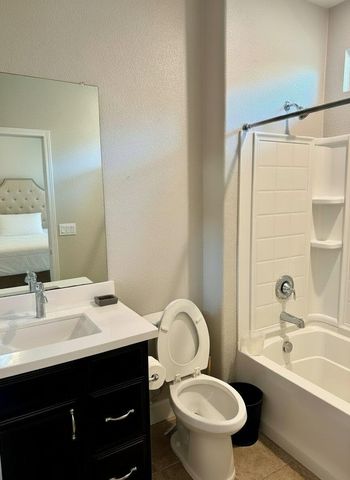 962 Orange Blossom Ave, Manteca, CA 95337