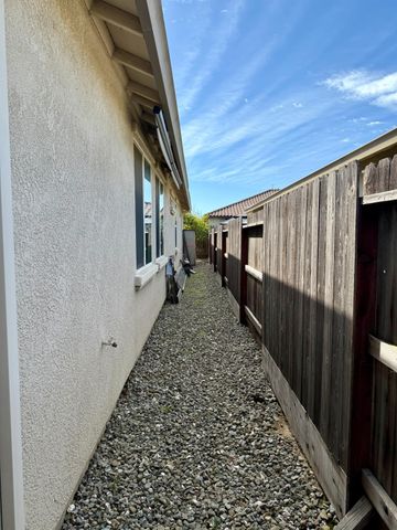 962 Orange Blossom Ave, Manteca, CA 95337