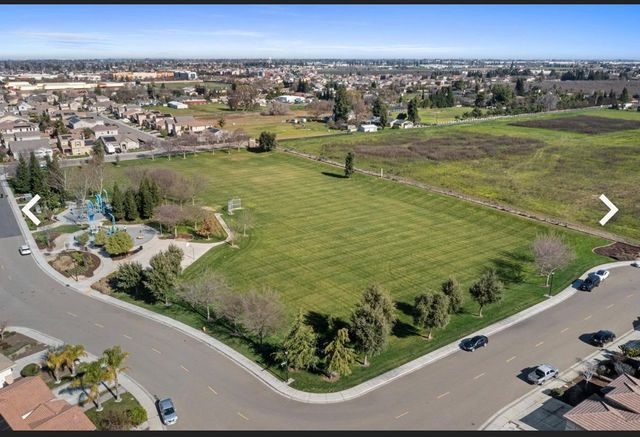 962 Orange Blossom Ave, Manteca, CA 95337