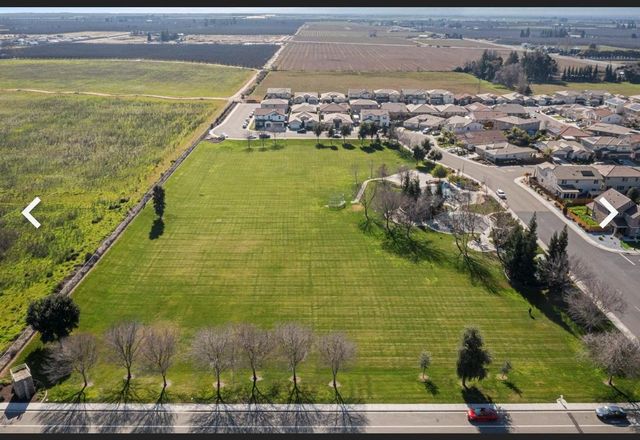 962 Orange Blossom Ave, Manteca, CA 95337