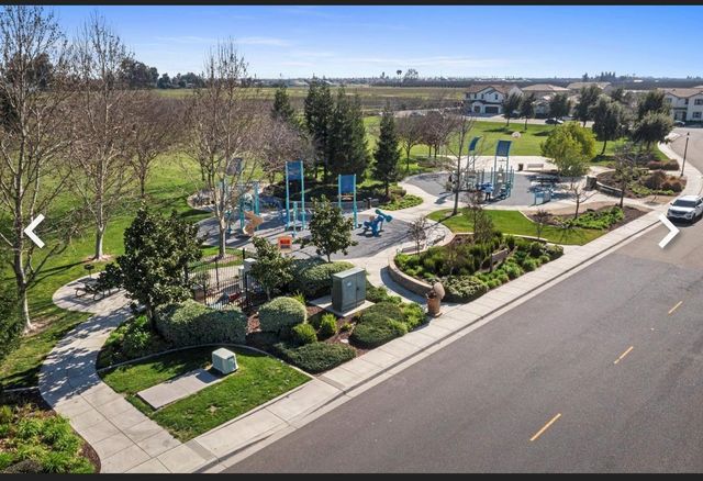 962 Orange Blossom Ave, Manteca, CA 95337