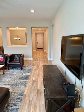 962 Orange Blossom Ave, Manteca, CA 95337