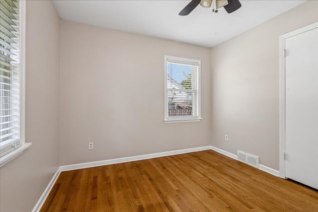 5303 EDENSHIRE AVE, Memphis, TN 38117