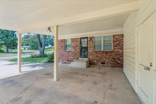 5303 EDENSHIRE AVE, Memphis, TN 38117