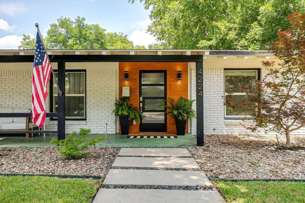 4224 Lanark Avenue, Fort Worth, TX 76109
