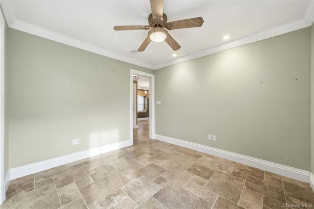 31 Admirals Drive E, Bay Shore, NY 11706