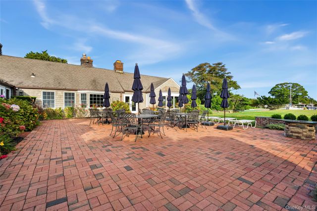 31 Admirals Drive E, Bay Shore, NY 11706