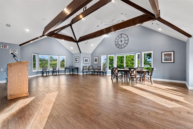 31 Admirals Drive E, Bay Shore, NY 11706